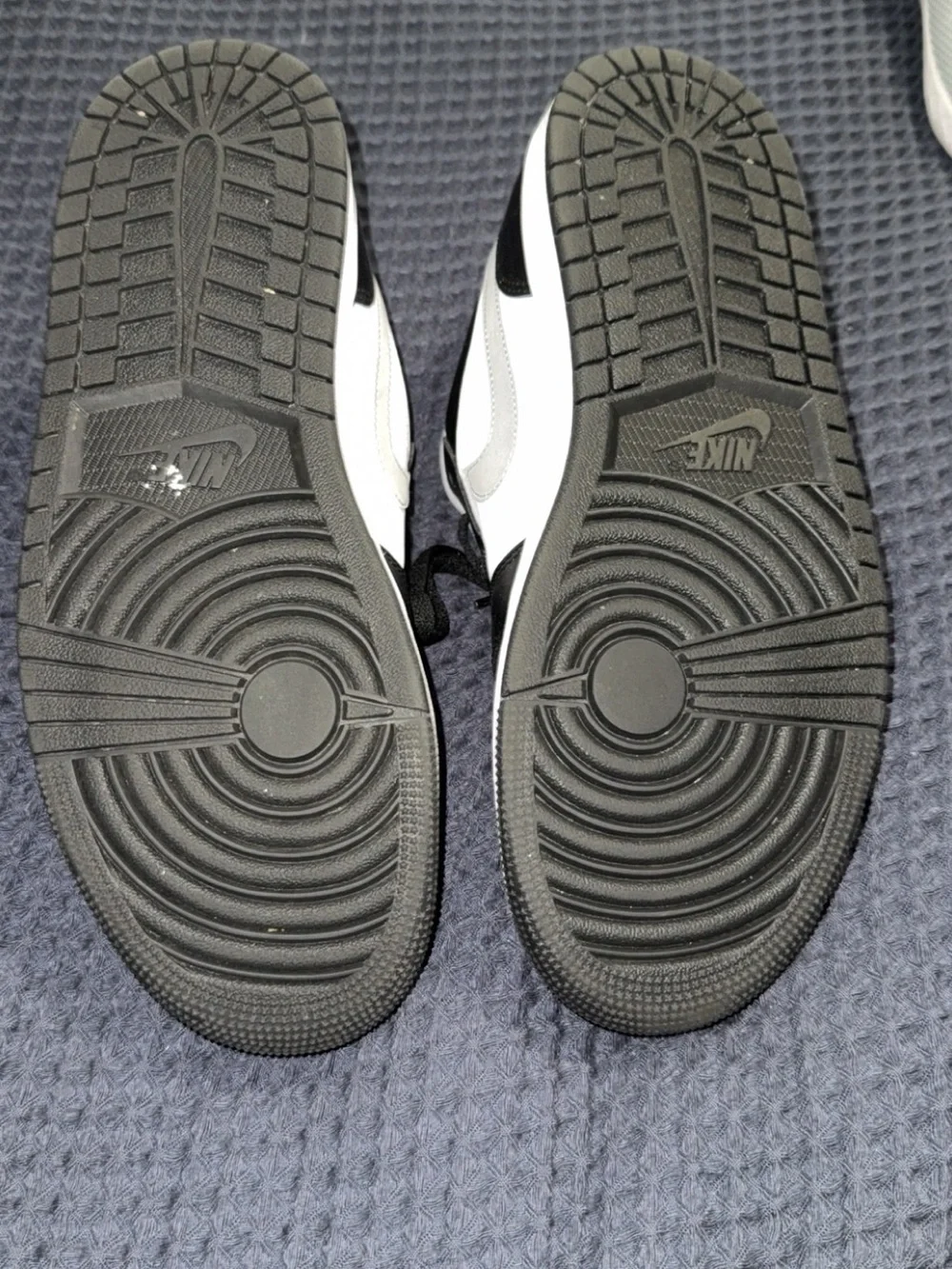 Nike Black, White & Gray Low-Top Athletic Sneakers